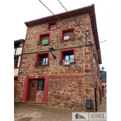 Casa de Piedra en Valgañón, Fachada